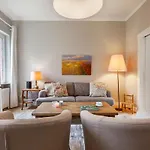Okko 14 - Cozy Townhouse With Garden Casa de Férias Emden