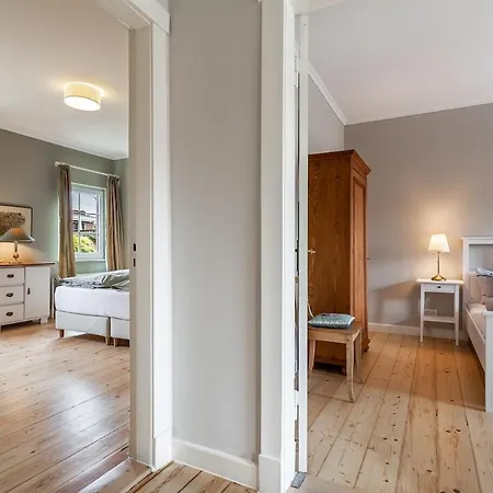 Okko 14 - Cozy Townhouse With Garden Emden