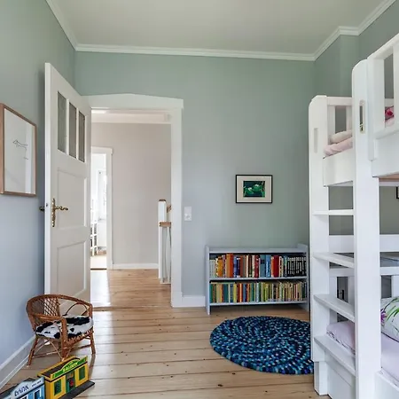 Okko 14 - Cozy Townhouse With Garden Emden